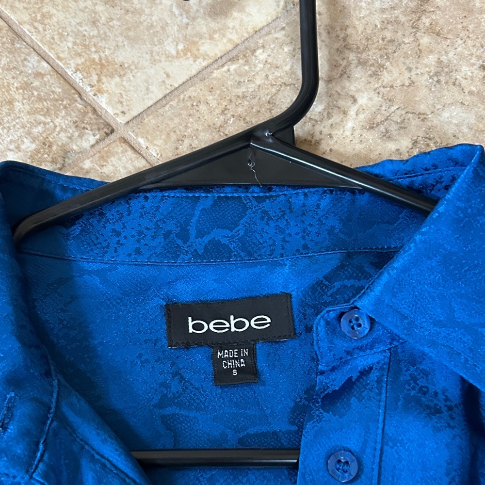 Bebe woman’s Vibrant Blue Casual Shirt